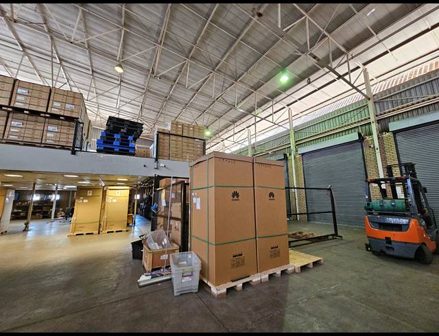 4,665M² WAREHOUSE TO LET IN LINBRO PARK